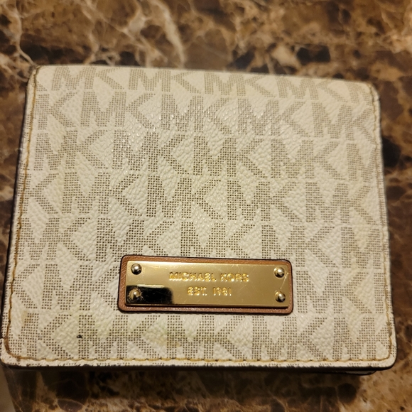 Michael Kors Women's Wallet - Picture 3 of 15